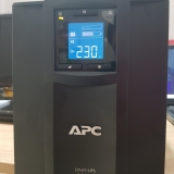 SMC2000I APC Smart-UPS C 2000VA LCD 230V