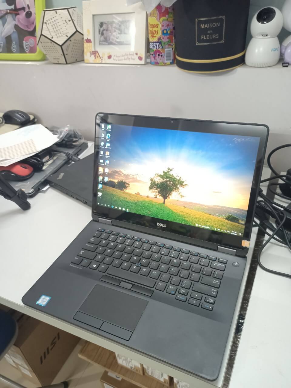 Laptop DELL Latitude 7470 Core i7-6600/ Ram 8GB/ SSD 256GB/ 14inch 2K cảm ứng (có đèn bàn phím kèm adapter)